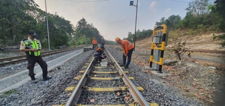 Waspada Cuaca Ekstrim, KAI Divre III Jaga 31 Titik Daerah Rawan